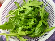 Wilde Rauke-Tomatensalat - Rezept