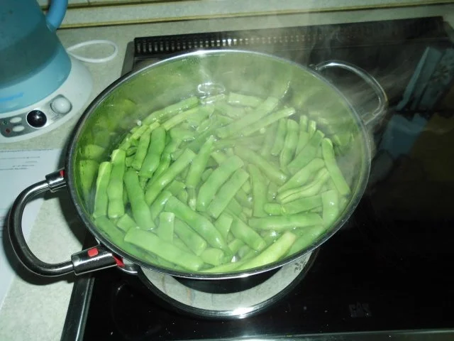 Grüne Bohnen mit Paprikaschoten süß-sauer eingelegt - Rezept - Bild Nr. 5