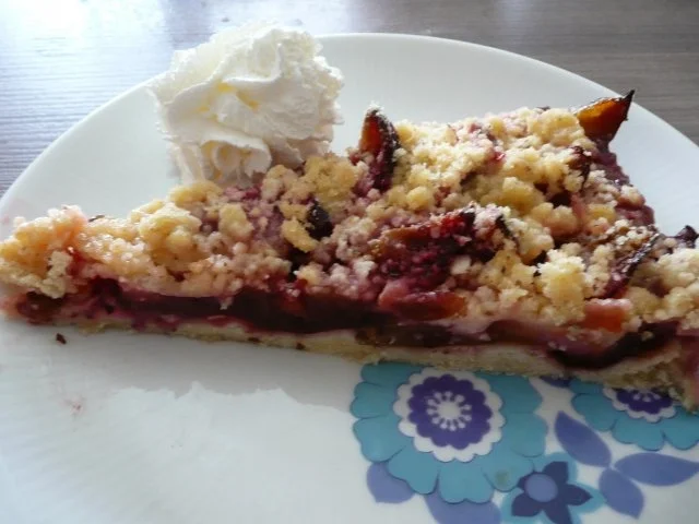 Schwarzwald Pflaumen auf Mürbeteig ! - Rezept