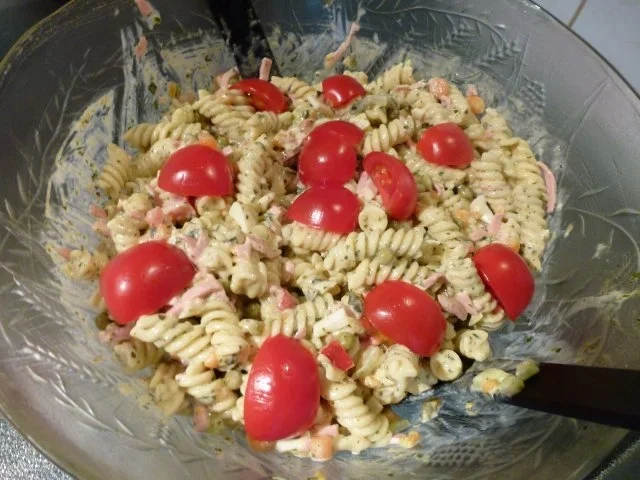 Rezept: Würzig marinierte gegrillte Fleischspieße mit Nudelsalat Bild Nr. 3 Würzig marinierte gegrillte Fleischspieße mit Nudelsalat - Rezept - Bild Nr. 3