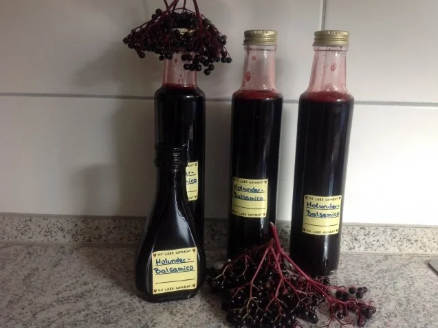 Rezept: Holunder - Balsamico - Essig Holunder - Balsamico - Essig - Rezept