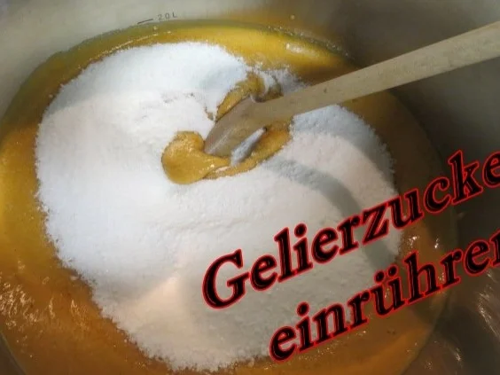 Rezept: Sisserl's * ~ * Aprikosen-Marzipan-Marmelade Bild Nr. 2 Sisserl's * ~ * Aprikosen-Marzipan-Marmelade - Rezept - Bild Nr. 2