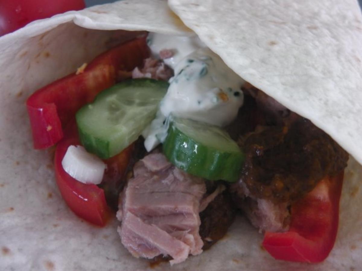 Bilder für Thunfisch-Wrap mit Schwarze-Bohne-Paste - Rezept