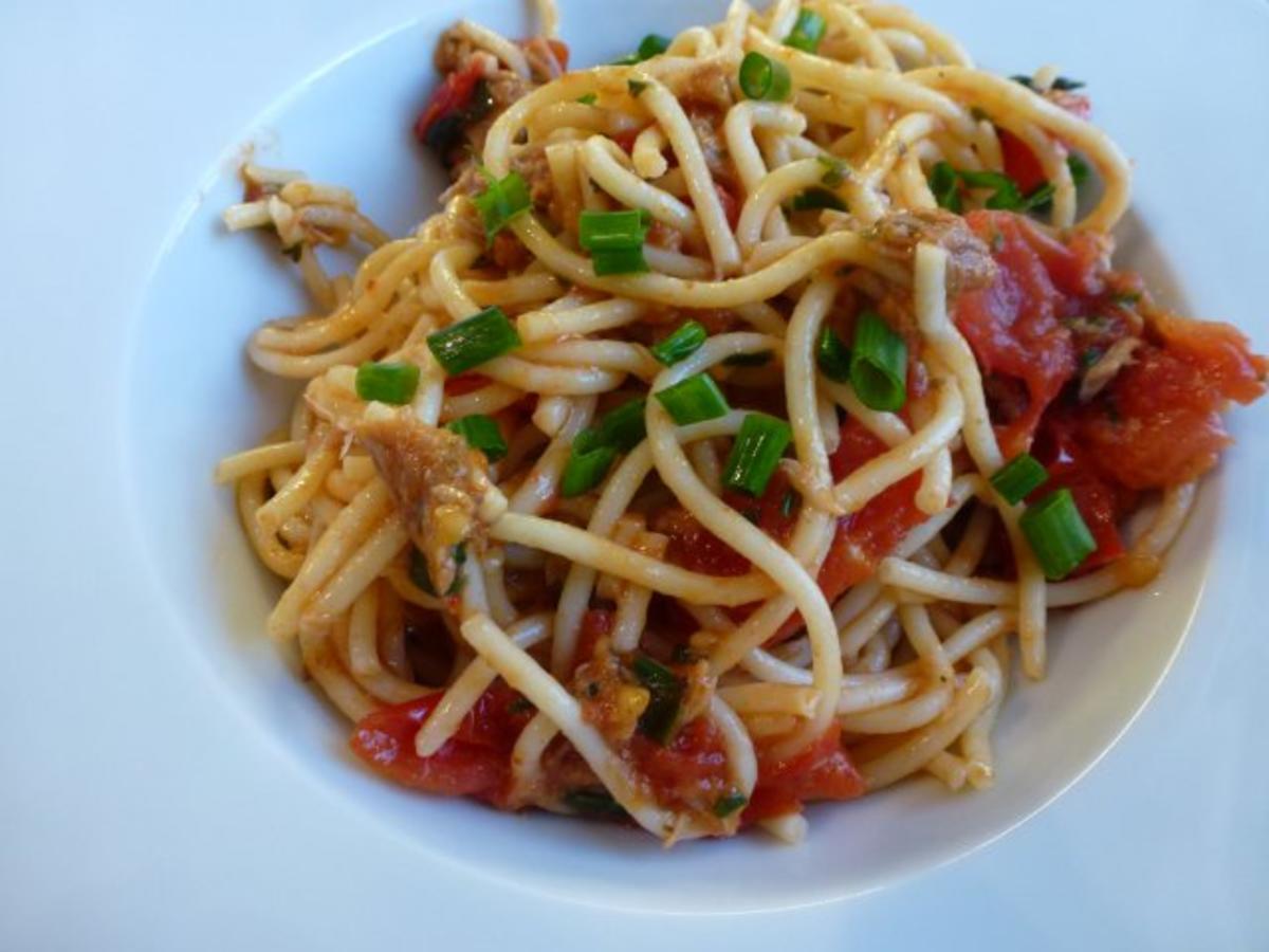 Bilder für Knoblauch-Tomatenspaghetti - Rezept