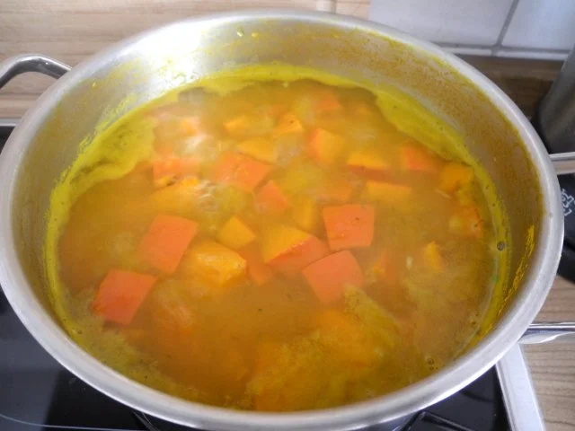 Rezept: Avocado - Kürbis - Soße an Tortellini mit Bärlauchfüllung Bild Nr. 4 Avocado - Kürbis - Soße an Tortellini mit Bärlauchfüllung - Rezept - Bild Nr. 4