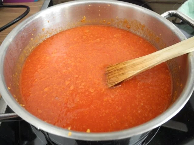 Rezept: Tomatensoße mit Karottentrester an Kamut - Penne mit Leinöl und Petersilie Bild Nr. 5 Tomatensoße mit Karottentrester an Kamut - Penne mit Leinöl und Petersilie - Rezept - Bild Nr. 5
