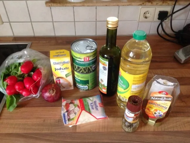 Rezept: Schneller Bohnen-Radieschen Salat mit Feta Schneller Bohnen-Radieschen Salat mit Feta - Rezept