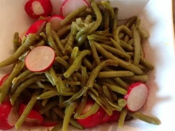 Rezept: Schneller Bohnen-Radieschen Salat mit Feta Bild Nr. 4 Schneller Bohnen-Radieschen Salat mit Feta - Rezept - Bild Nr. 4