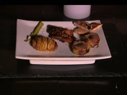 Rezept: Große Sauerei: Gefülltes Schweinefilet, Fledermausstück, Kotlettrippchen Große Sauerei: Gefülltes Schweinefilet, Fledermausstück, Kotlettrippchen - Rezept