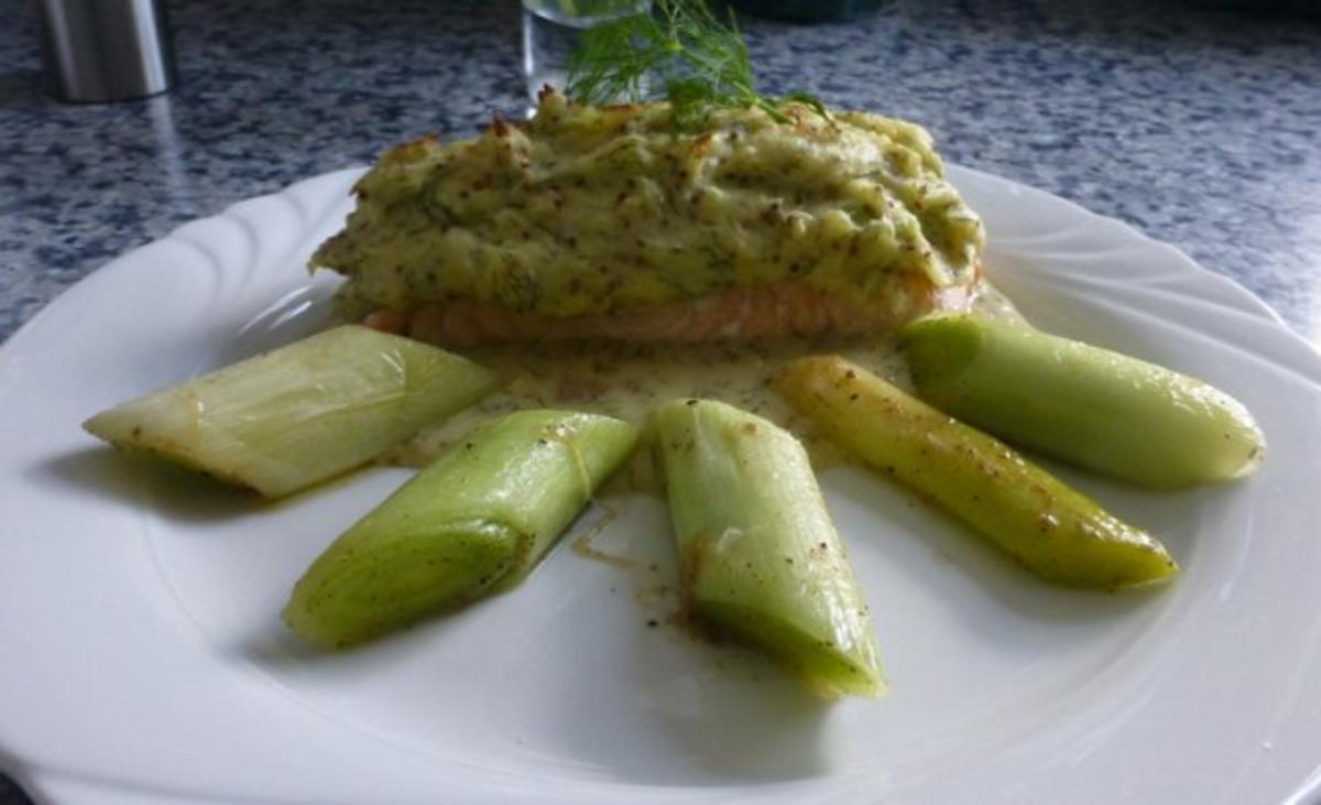 Lachsfilet mit Kartoffelsenfkruste und Lauch - Rezept