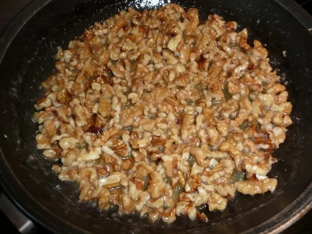 Apfelkuchen mit karamellisierten Wallnüssen, zur 135 Jahre Feier. - Rezept - Bild Nr. 6