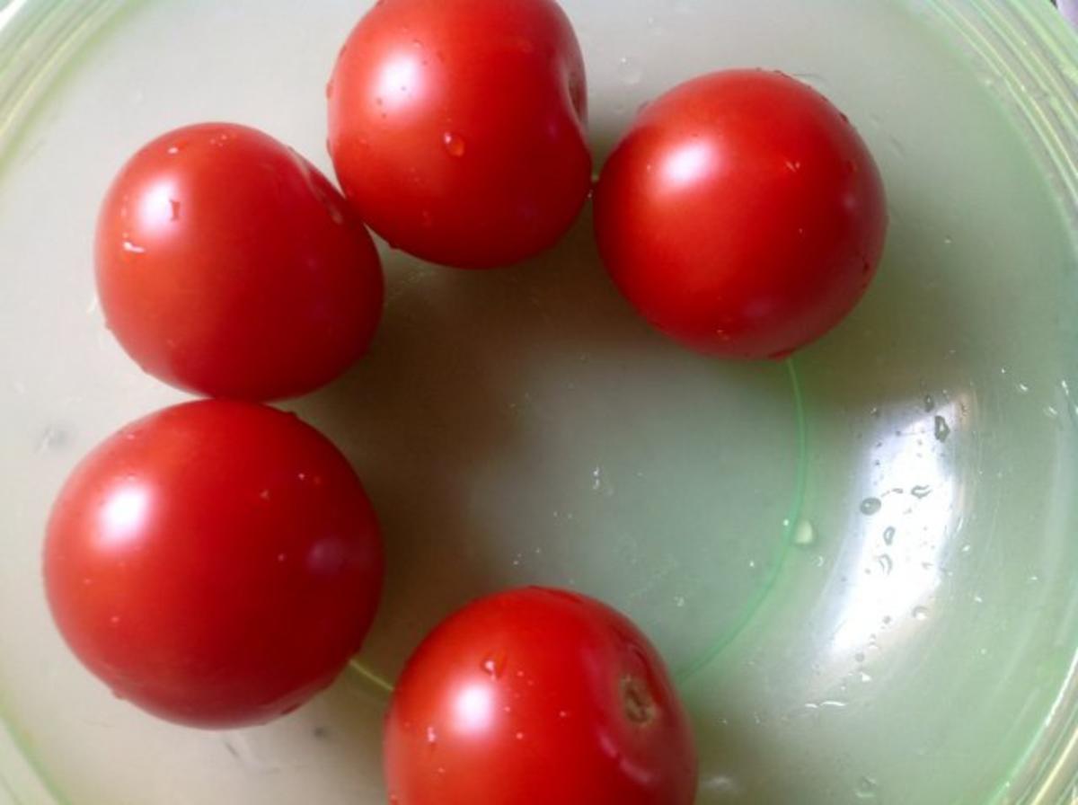 Feigen-Tomatensalat mit Schafskäse und einem Korianderdressing - Rezept - Bild Nr. 5