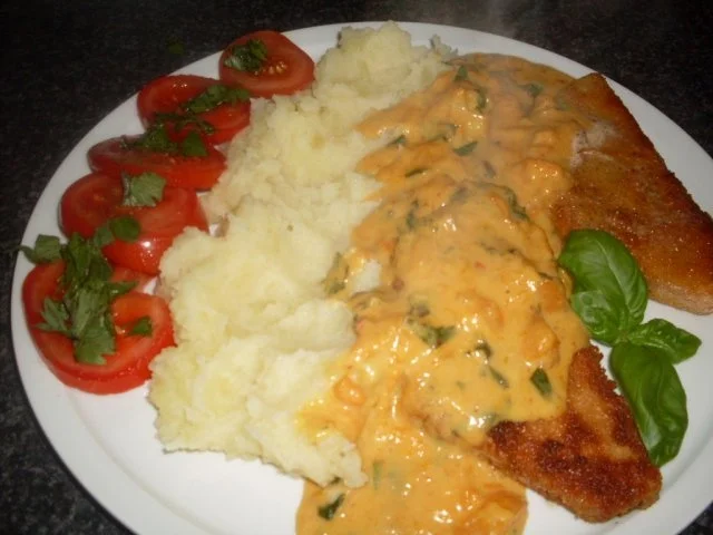 Sellerieschnitzel mit einer fruchtigen Currysauce auf Kartoffelpüree - Rezept