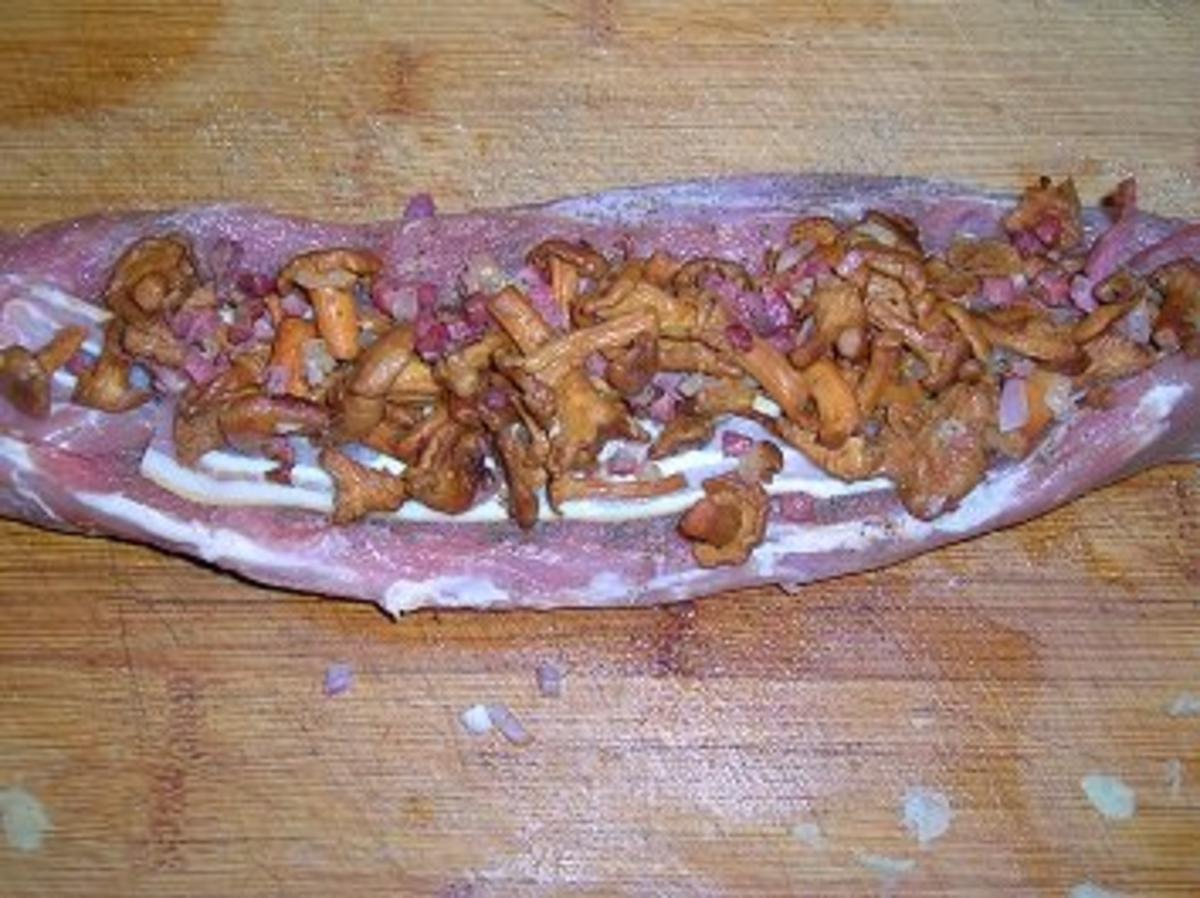 Schweinefilet gefüllt mit Pfifferlingen an Herrenkartoffeln - Rezept - Bild Nr. 11
