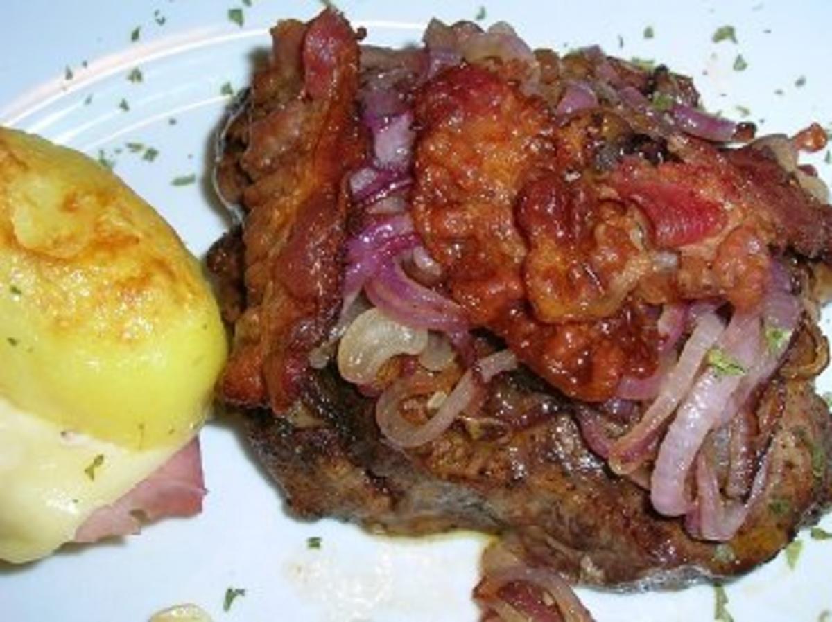 Bilder für Nackensteak nach Holzfällerart an Herrenkartoffeln - deftig f d Herrn+alltagstauglich - Rezept