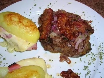Rezept: Nackensteak nach Holzfällerart an Herrenkartoffeln - deftig f d Herrn+alltagstauglich Bild Nr. 3 Nackensteak nach Holzfällerart an Herrenkartoffeln - deftig f d Herrn+alltagstauglich - Rezept - Bild Nr. 3