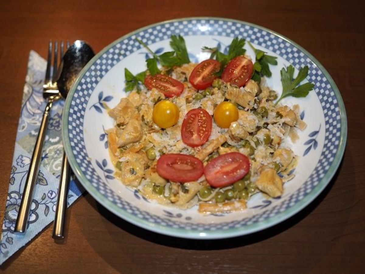 Pasta mit pikanter Sauce - Rezept mit Bild - kochbar.de