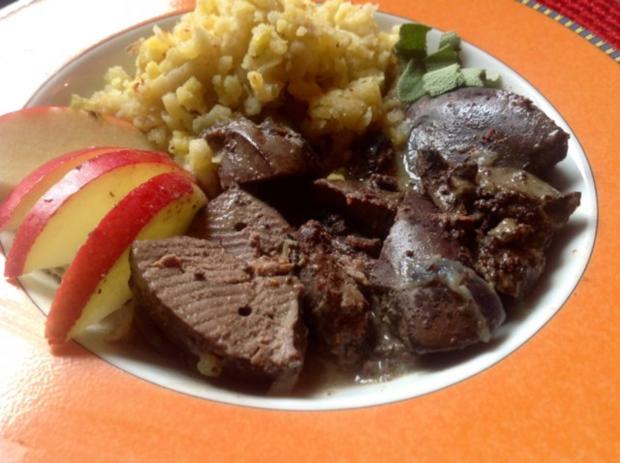 Putenleber mit Calvados-Sahnesoße und Kartoffel-Porree-Apfelpüree