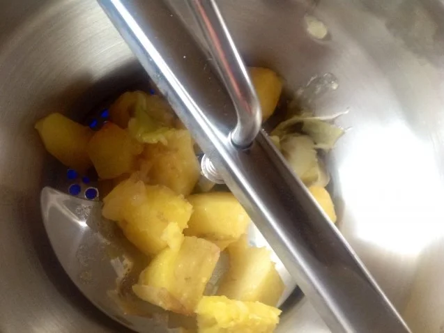 Rezept: Putenleber mit Calvados-Sahnesoße und Kartoffel-Porree-Apfelpüree Bild Nr. 8 Putenleber mit Calvados-Sahnesoße und Kartoffel-Porree-Apfelpüree - Rezept - Bild Nr. 8