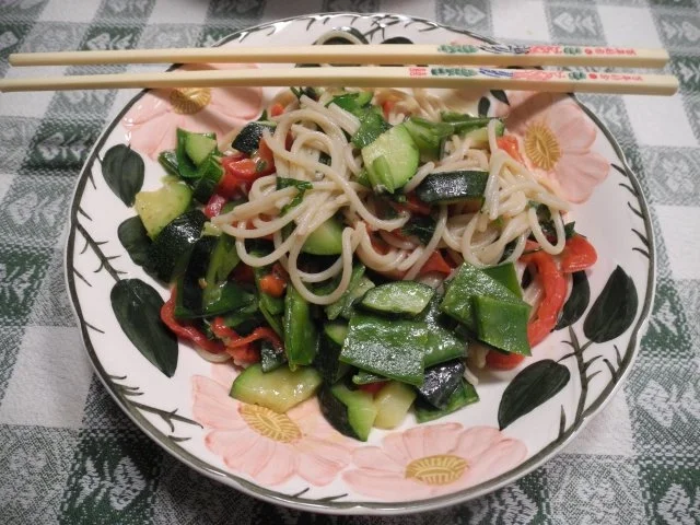 Rezept: Gemüse - Pfanne mit Reisspaghetti Gemüse - Pfanne mit Reisspaghetti - Rezept