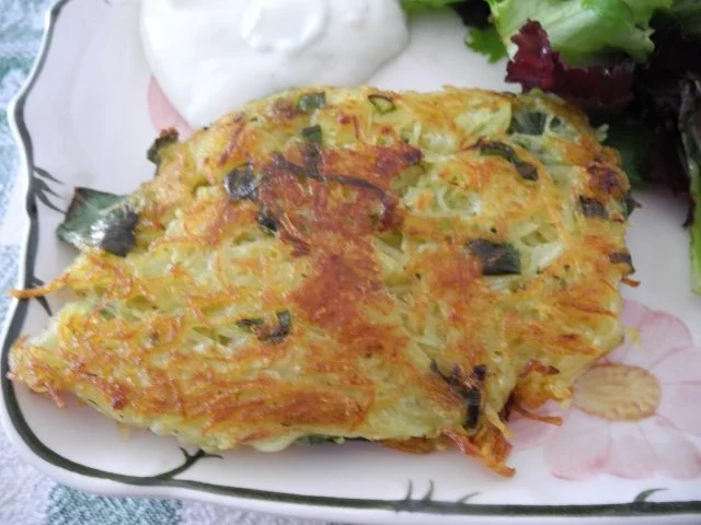 Rezept: Kartoffelröstis mit Frühlingszwiebeln an Budwig-Quark mit Salatmix Bild Nr. 6 Kartoffelröstis mit Frühlingszwiebeln an Budwig-Quark mit Salatmix - Rezept - Bild Nr. 6