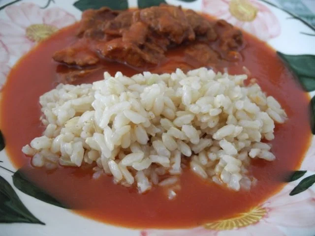 Tomatensoße mit Sojastücke an Naturreis - Rezept - Bild Nr. 2