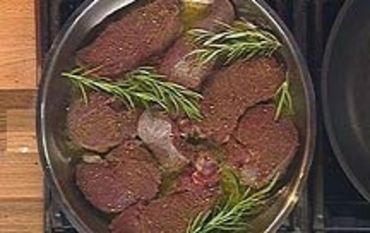 Rehsteaks mit Pfannen-Cumberland - Rezept - kochbar.de