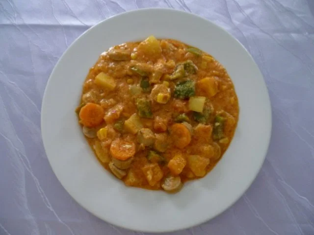 Pfannengericht - Leicht scharfe Gemüsepfanne mit Feuer-Grillern - Rezept