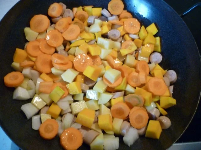 Pfannengericht - Leicht scharfe Gemüsepfanne mit Feuer-Grillern - Rezept - Bild Nr. 3