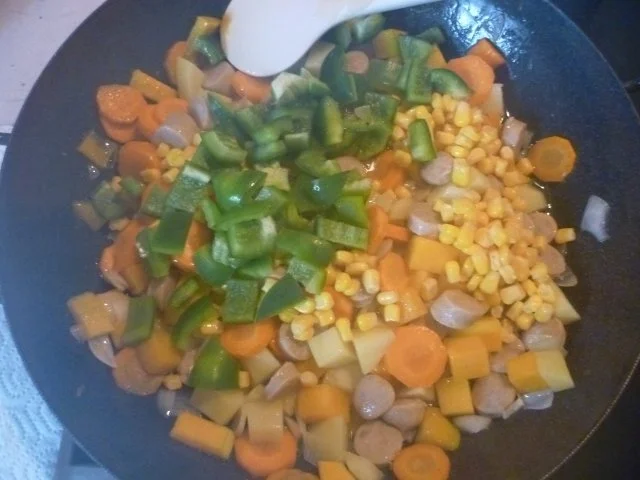 Pfannengericht - Leicht scharfe Gemüsepfanne mit Feuer-Grillern - Rezept - Bild Nr. 4