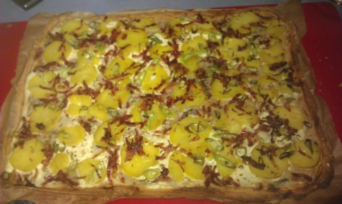 Kartoffel- Flammkuchen vom Grill oder Ofen - Rezept - kochbar.de Kartoffel- Flammkuchen vom Grill oder Ofen - Rezept - kochbar.de