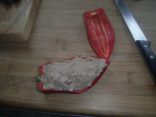 Rezept: Champignons und Spitzpaprika gefüllt mit Putenfarce Bild Nr. 5 Champignons und Spitzpaprika gefüllt mit Putenfarce - Rezept - Bild Nr. 5