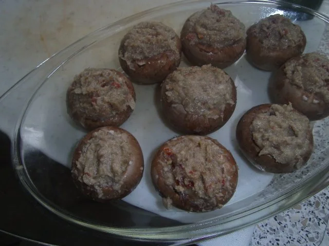 Rezept: Champignons und Spitzpaprika gefüllt mit Putenfarce Bild Nr. 7 Champignons und Spitzpaprika gefüllt mit Putenfarce - Rezept - Bild Nr. 7