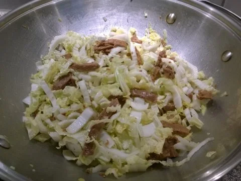 Rezept: Chinakohl aus dem Wok mit Veggie-Schnetzel Chinakohl aus dem Wok mit Veggie-Schnetzel - Rezept