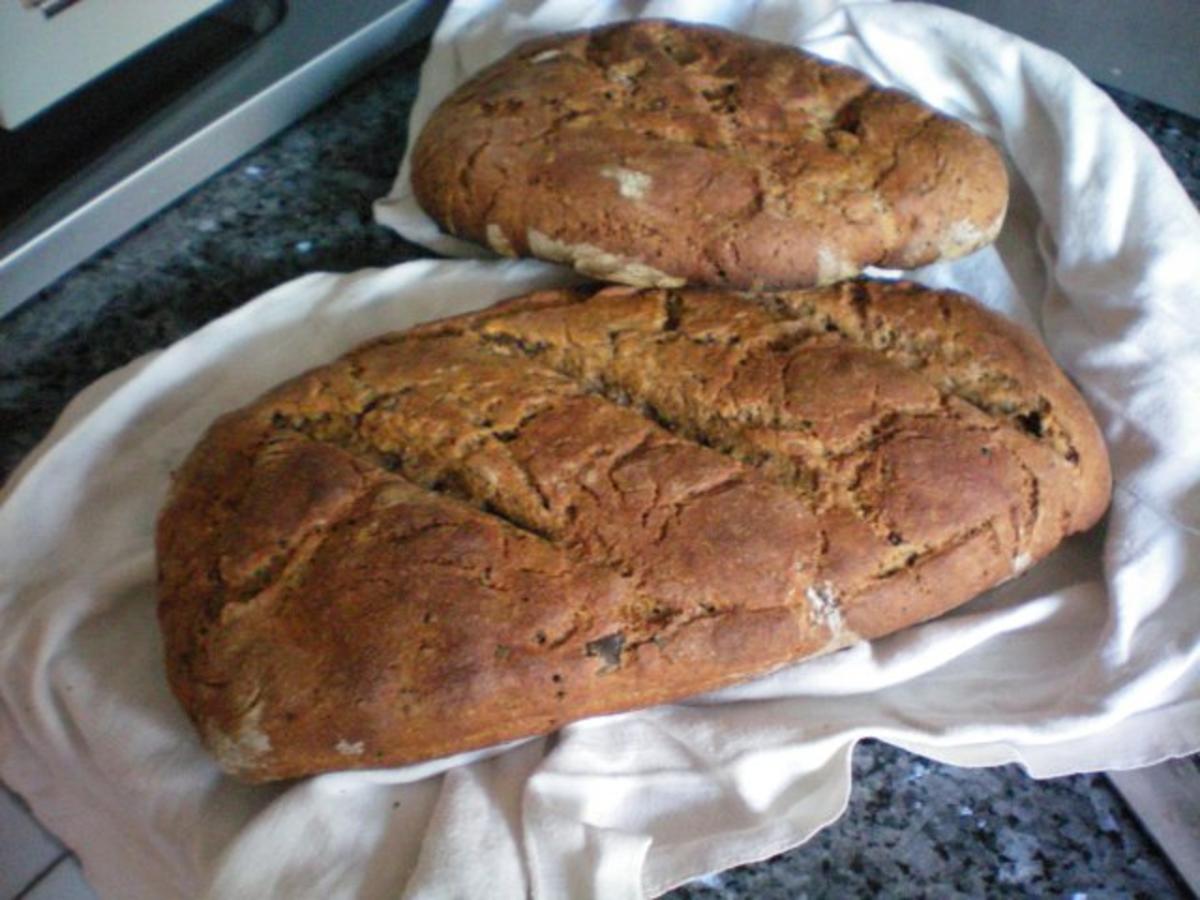 Bilder für Brot: Roggen-Dinkelbrot mit Rapssamen - Rezept