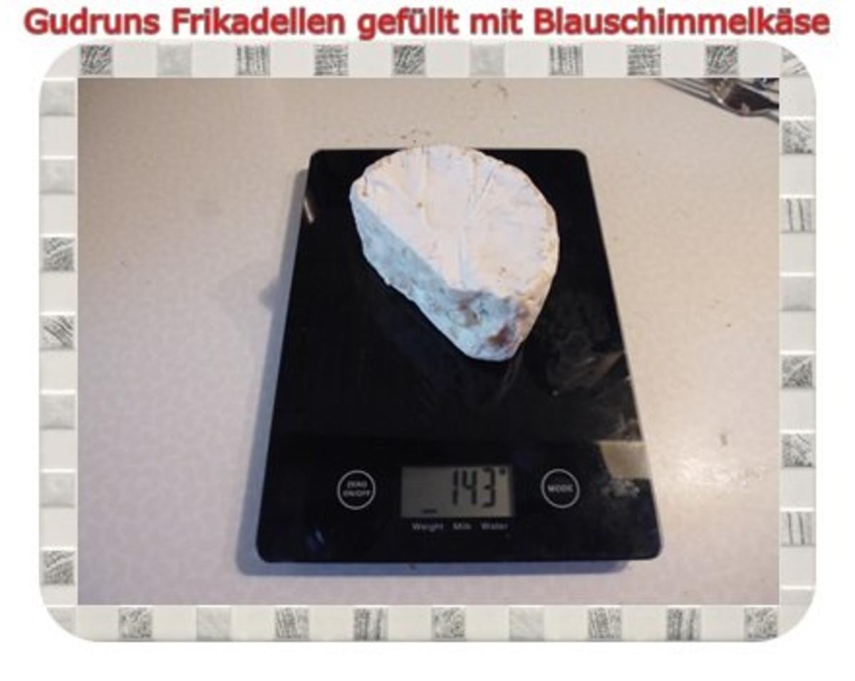 Hackfleisch: Gefüllte Frikadellen mit Blauschimmelkäse und Tomaten-Gorgonzolasoße - Rezept - Bild Nr. 5