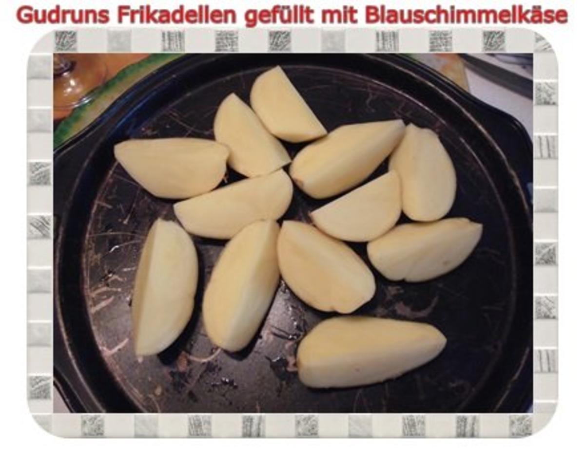 Hackfleisch: Gefüllte Frikadellen mit Blauschimmelkäse und Tomaten-Gorgonzolasoße - Rezept - Bild Nr. 9