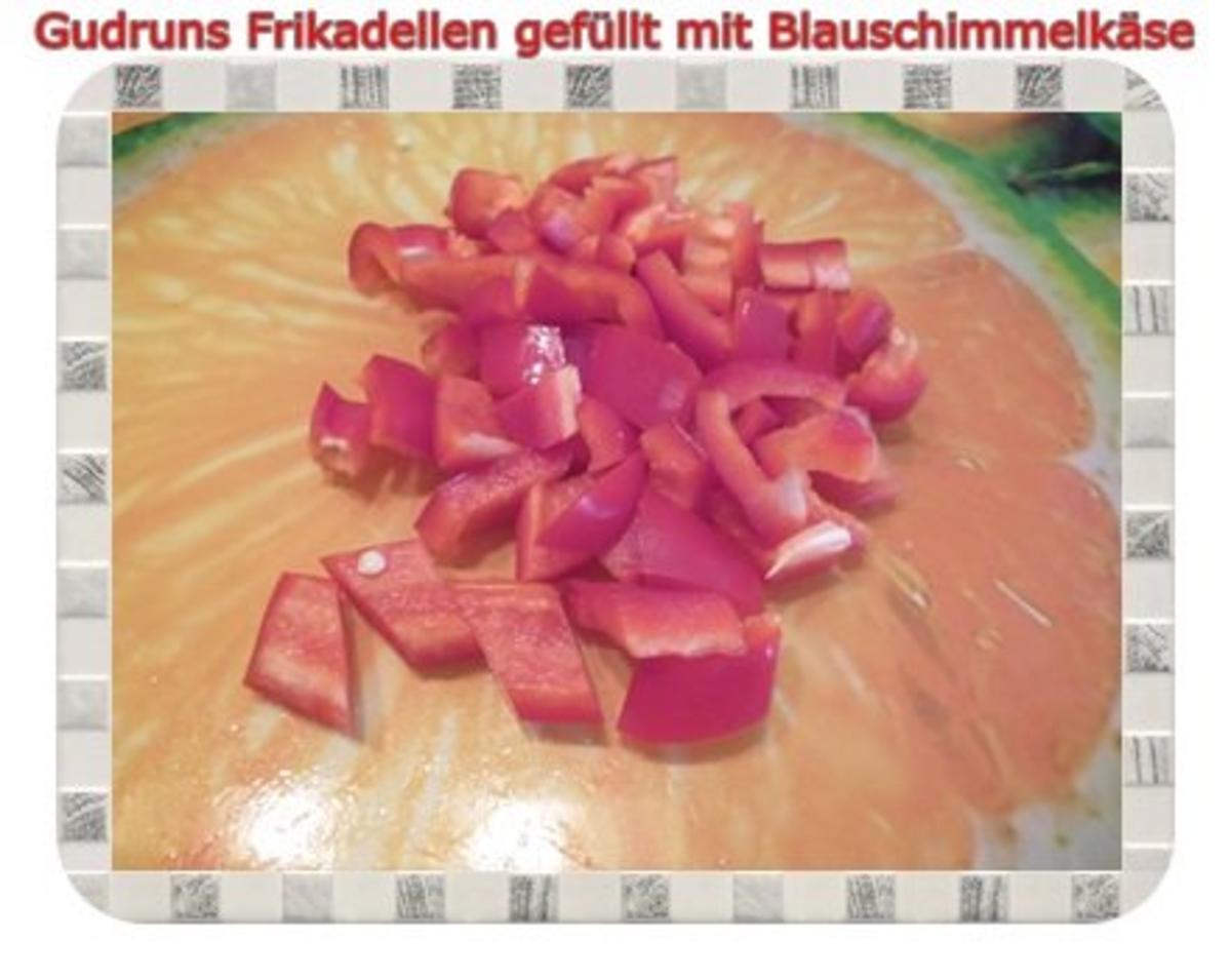Hackfleisch: Gefüllte Frikadellen mit Blauschimmelkäse und Tomaten-Gorgonzolasoße - Rezept - Bild Nr. 13