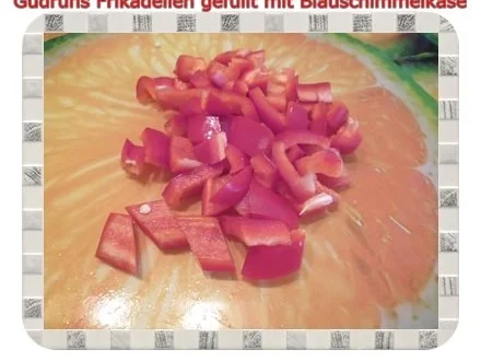 Hackfleisch: Gefüllte Frikadellen mit Blauschimmelkäse und Tomaten-Gorgonzolasoße - Rezept - Bild Nr. 13