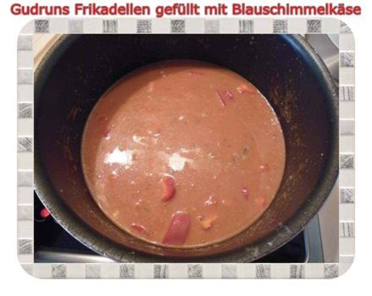 Hackfleisch: Gefüllte Frikadellen mit Blauschimmelkäse und Tomaten-Gorgonzolasoße - Rezept - Bild Nr. 14