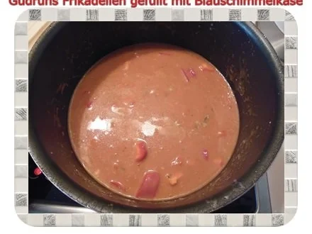 Hackfleisch: Gefüllte Frikadellen mit Blauschimmelkäse und Tomaten-Gorgonzolasoße - Rezept - Bild Nr. 14