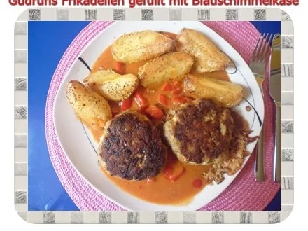 Hackfleisch: Gefüllte Frikadellen mit Blauschimmelkäse und Tomaten-Gorgonzolasoße - Rezept - Bild Nr. 19
