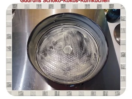 Rezept: Kuchen: Schoko-Kokos-Rumkuchen Bild Nr. 12 Kuchen: Schoko-Kokos-Rumkuchen - Rezept - Bild Nr. 12