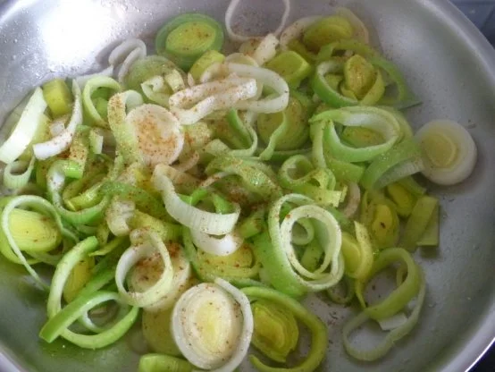 Gratin von Edelfischen mit Lauch und Minz-Hollandaise - Rezept - Bild Nr. 3