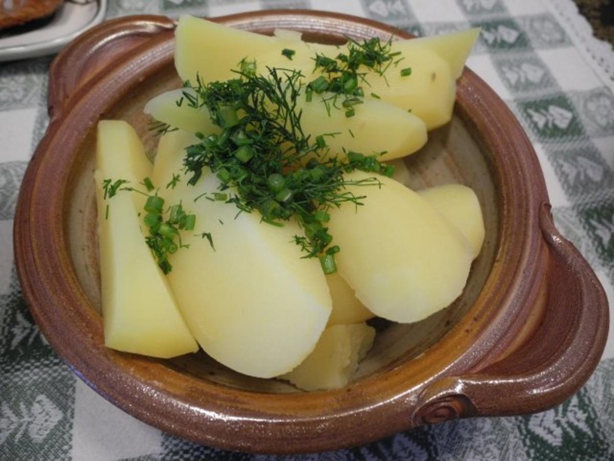 Rohen Spinat zum Wildlachs mit Kartoffeln, Naturreis und Budwig-Quark mit Avocado - Rezept - Bild Nr. 4