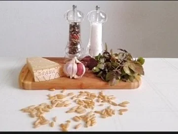 Selbstgemachtes Basilikum pesto auf Bandnudeln mit Tomaten - Rezept - Bild Nr. 5