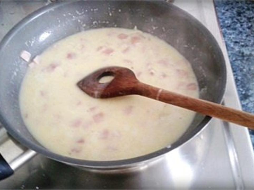 Tortellini in feiner Schinken Käsesauce - einfach - von 2010Herford Tortellini in feiner Schinken Käsesauce - einfach - von 2010Herford