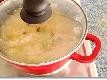 Rezept: Geschmortes Sauerkraut, Kartoffelrösti und Blutwurst darauf Bild Nr. 6 Geschmortes Sauerkraut, Kartoffelrösti und Blutwurst darauf - Rezept - Bild Nr. 6