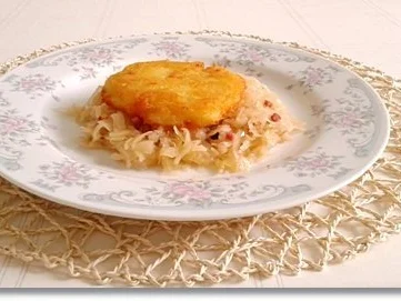 Rezept: Geschmortes Sauerkraut, Kartoffelrösti und Blutwurst darauf Bild Nr. 19 Geschmortes Sauerkraut, Kartoffelrösti und Blutwurst darauf - Rezept - Bild Nr. 19