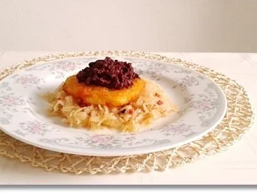 Rezept: Geschmortes Sauerkraut, Kartoffelrösti und Blutwurst darauf Bild Nr. 20 Geschmortes Sauerkraut, Kartoffelrösti und Blutwurst darauf - Rezept - Bild Nr. 20